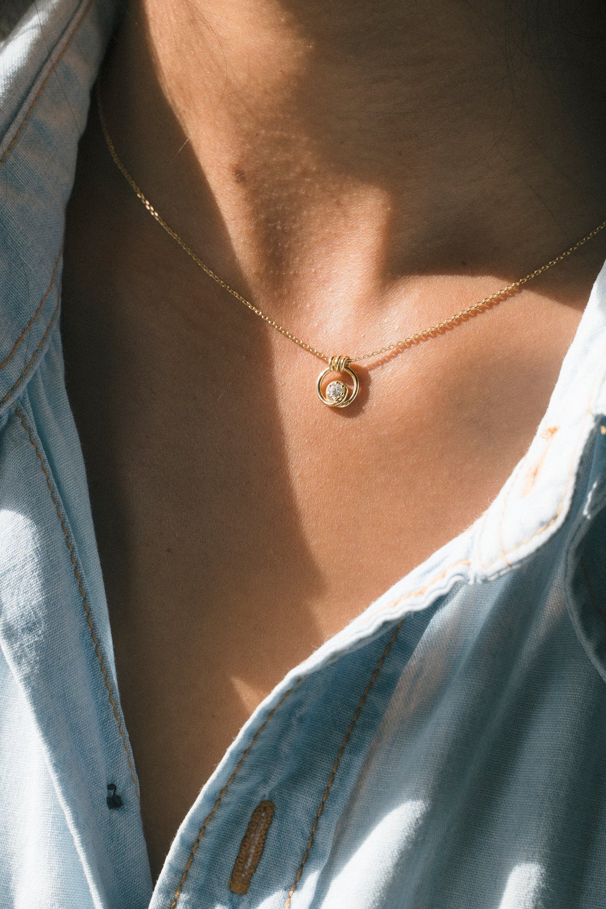 Collier Rym en or jaune 18 cts serti d'un diamant